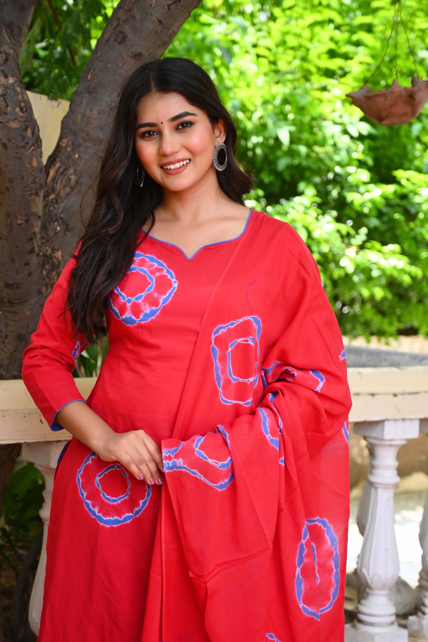 Bahe Kurtiz Straight Kurta Set with Contrasting Tie-Dye Patterns and Cotton Dupatta for Women