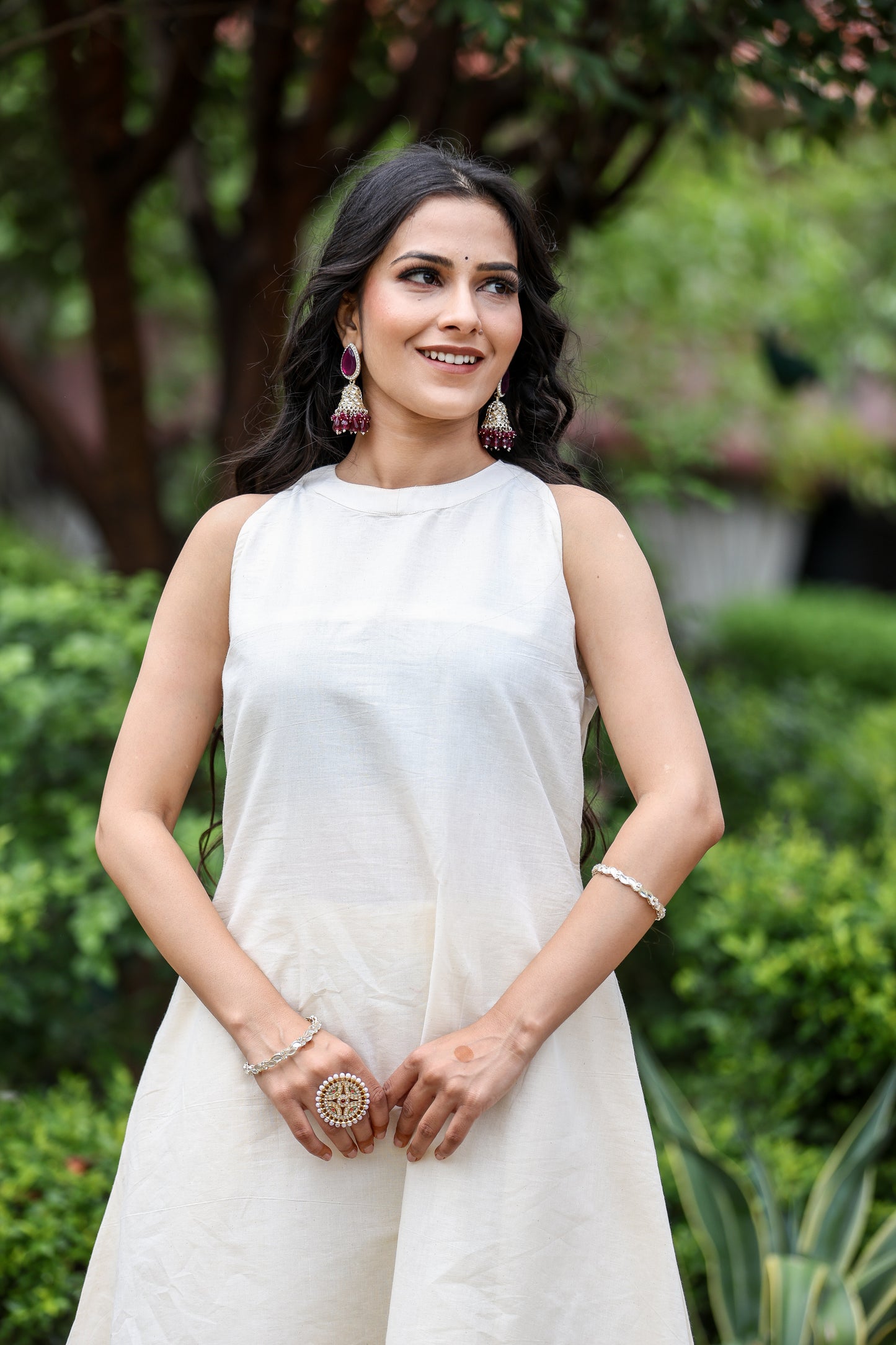 Elegant Off-White Embroidered Cotton Kurta Set with Floral Detailing for womens