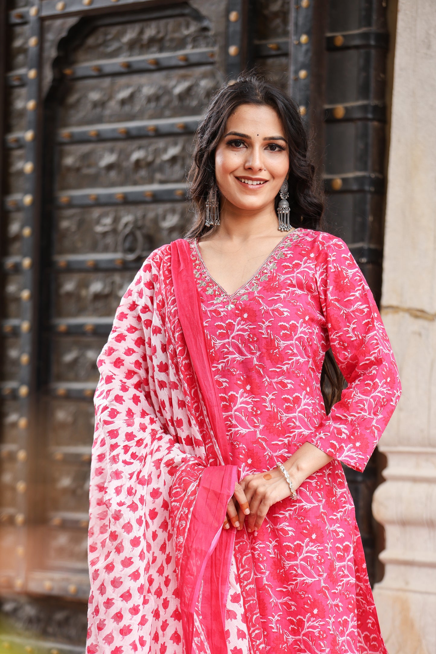 Bahe Kurtiz Pink Handblock V Neck Gotta patti emblished Straight Kurta Set with Dupatta For Womens