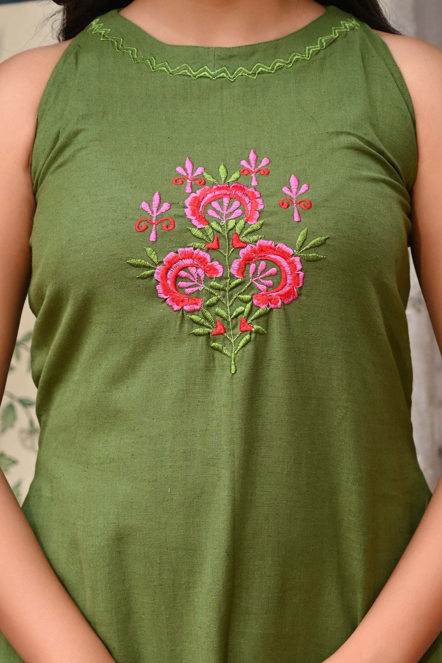 Bahe Kurtiz Green Halter Neck A-Line Kurti Set with Minimal Embroidery and Palazzo for Women