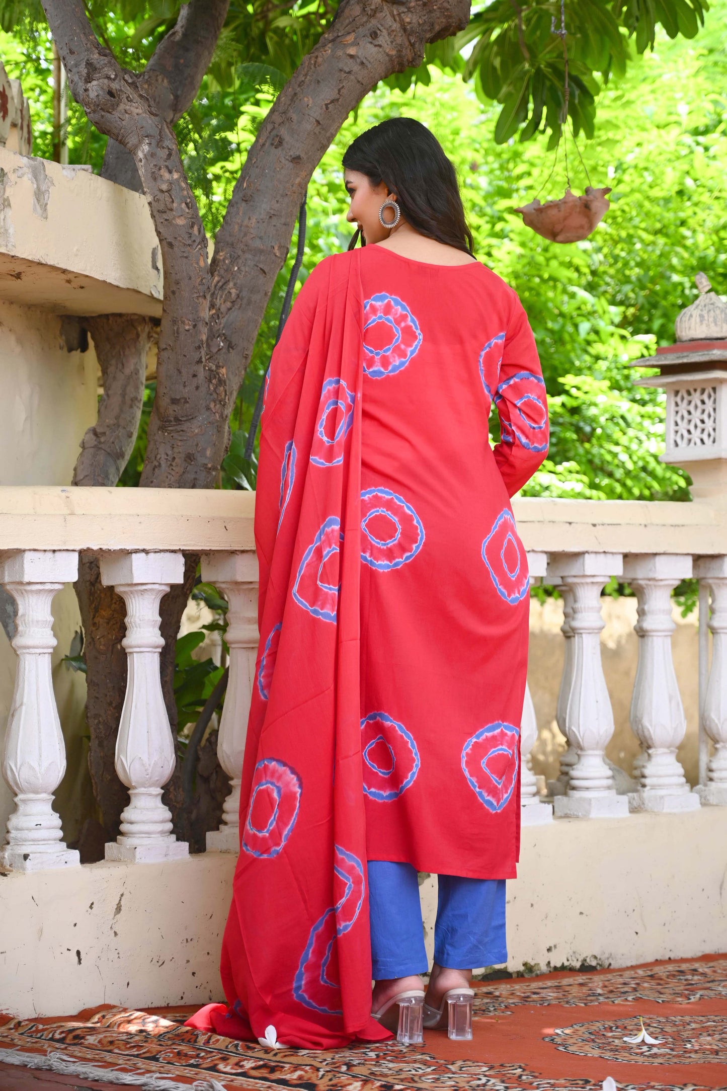 Bahe Kurtiz Straight Kurta Set with Contrasting Tie-Dye Patterns and Cotton Dupatta for Women