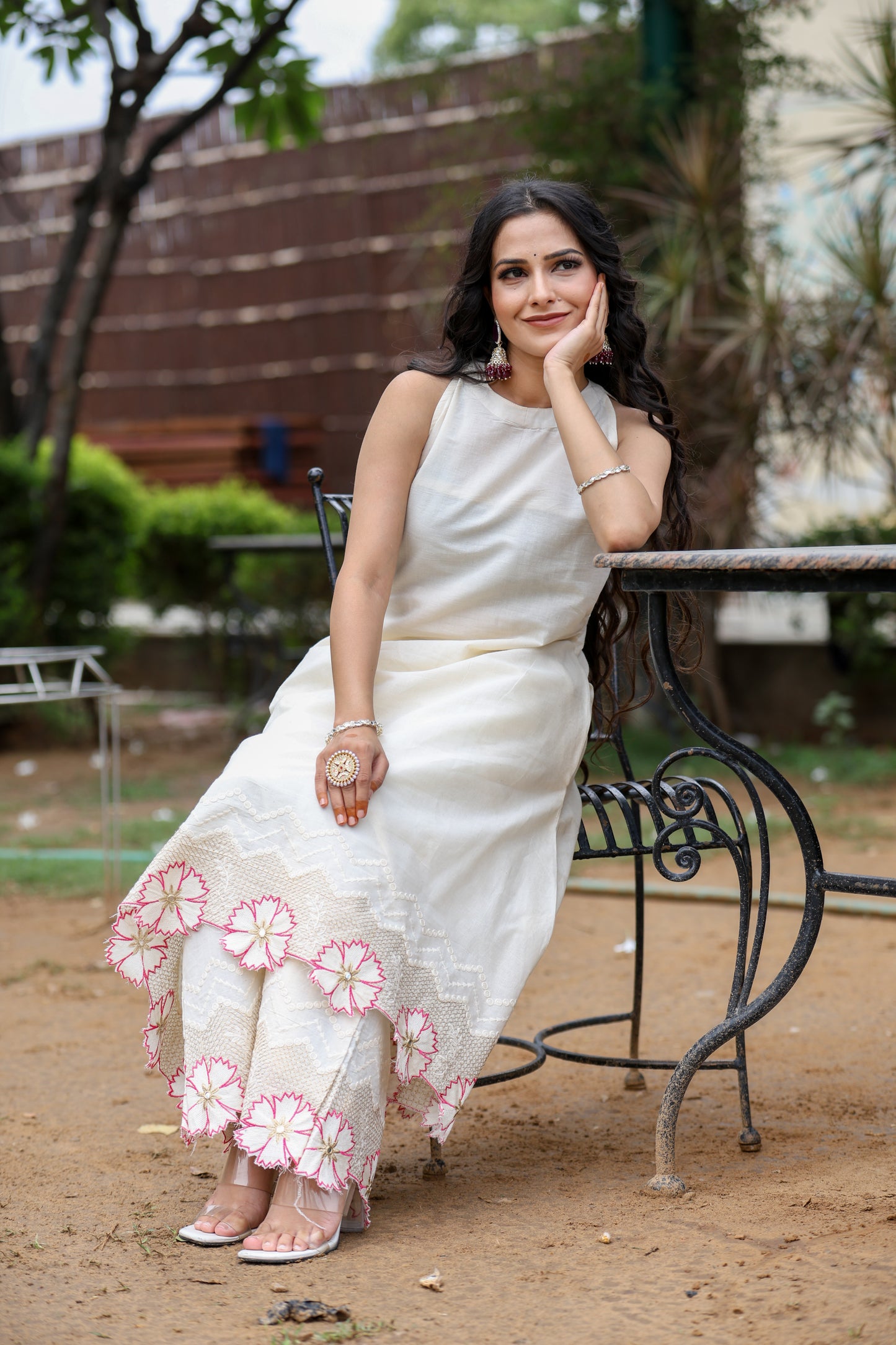 Elegant Off-White Embroidered Cotton Kurta Set with Floral Detailing for womens