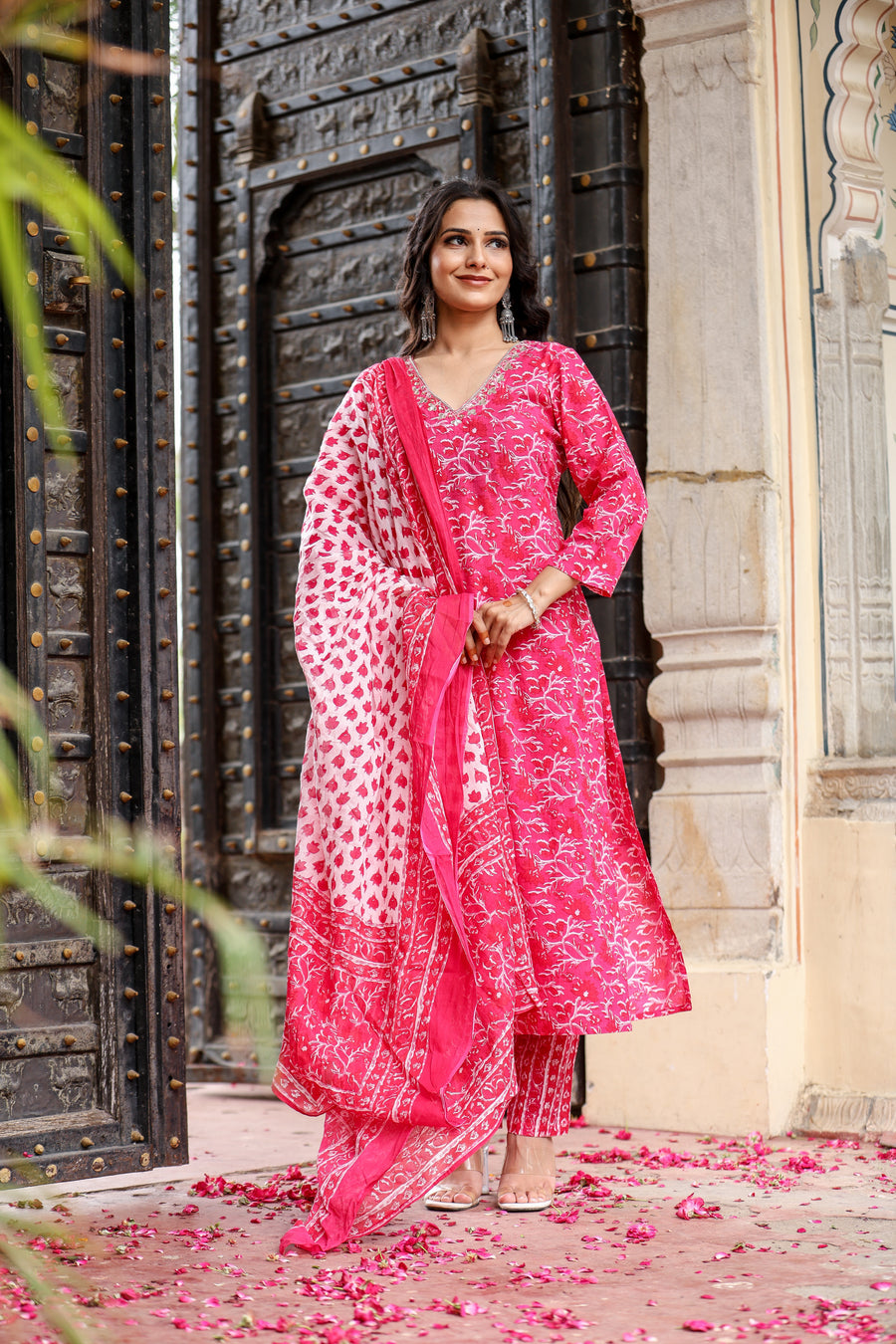Bahe Kurtiz Pink Handblock V Neck Gotta patti emblished Straight Kurta Set with Dupatta For Womens