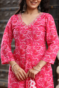 Bahe Kurtiz Pink Handblock V Neck Gotta patti emblished Straight Kurta Set with Dupatta For Womens