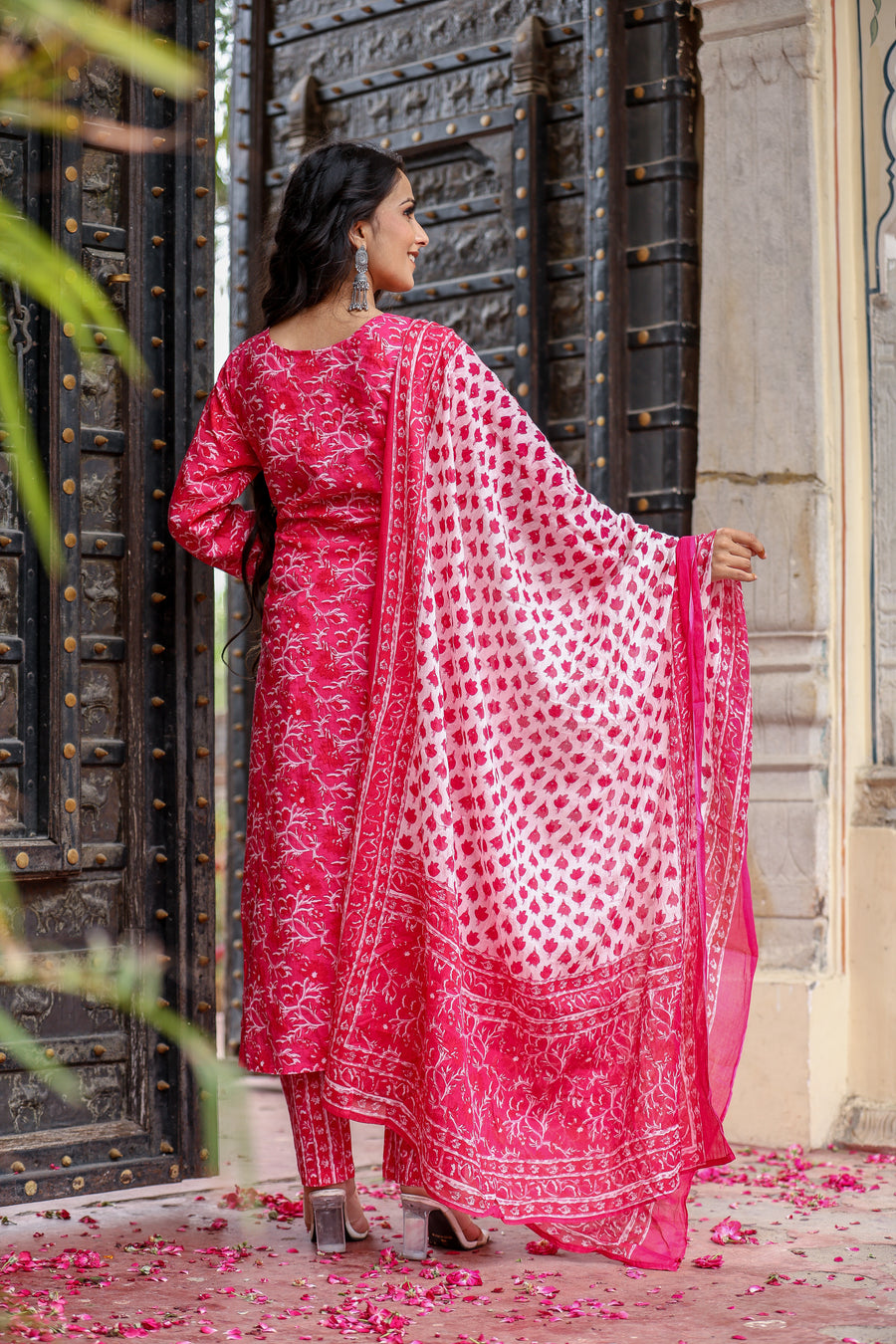 Bahe Kurtiz Pink Handblock V Neck Gotta patti emblished Straight Kurta Set with Dupatta For Womens