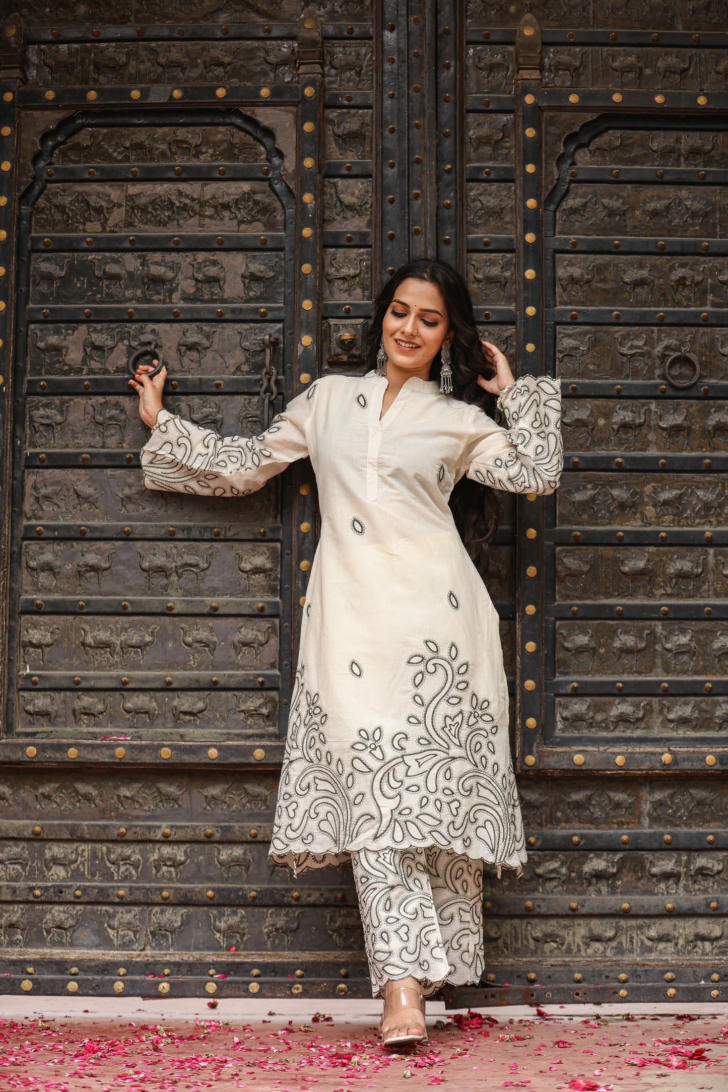 Off-White Kurta Set with Black Embroidery