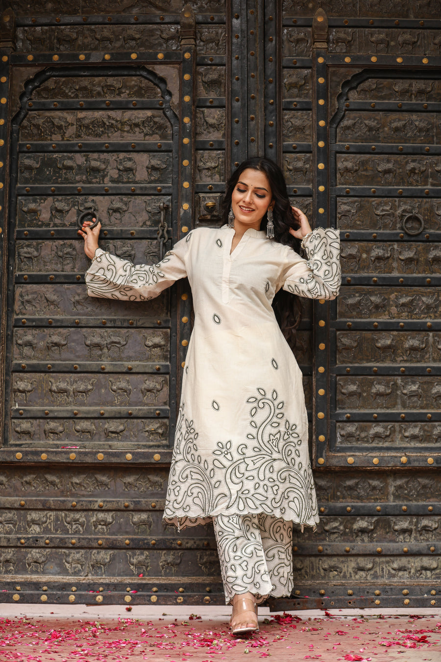 Off-White Kurta Set with Black Embroidery