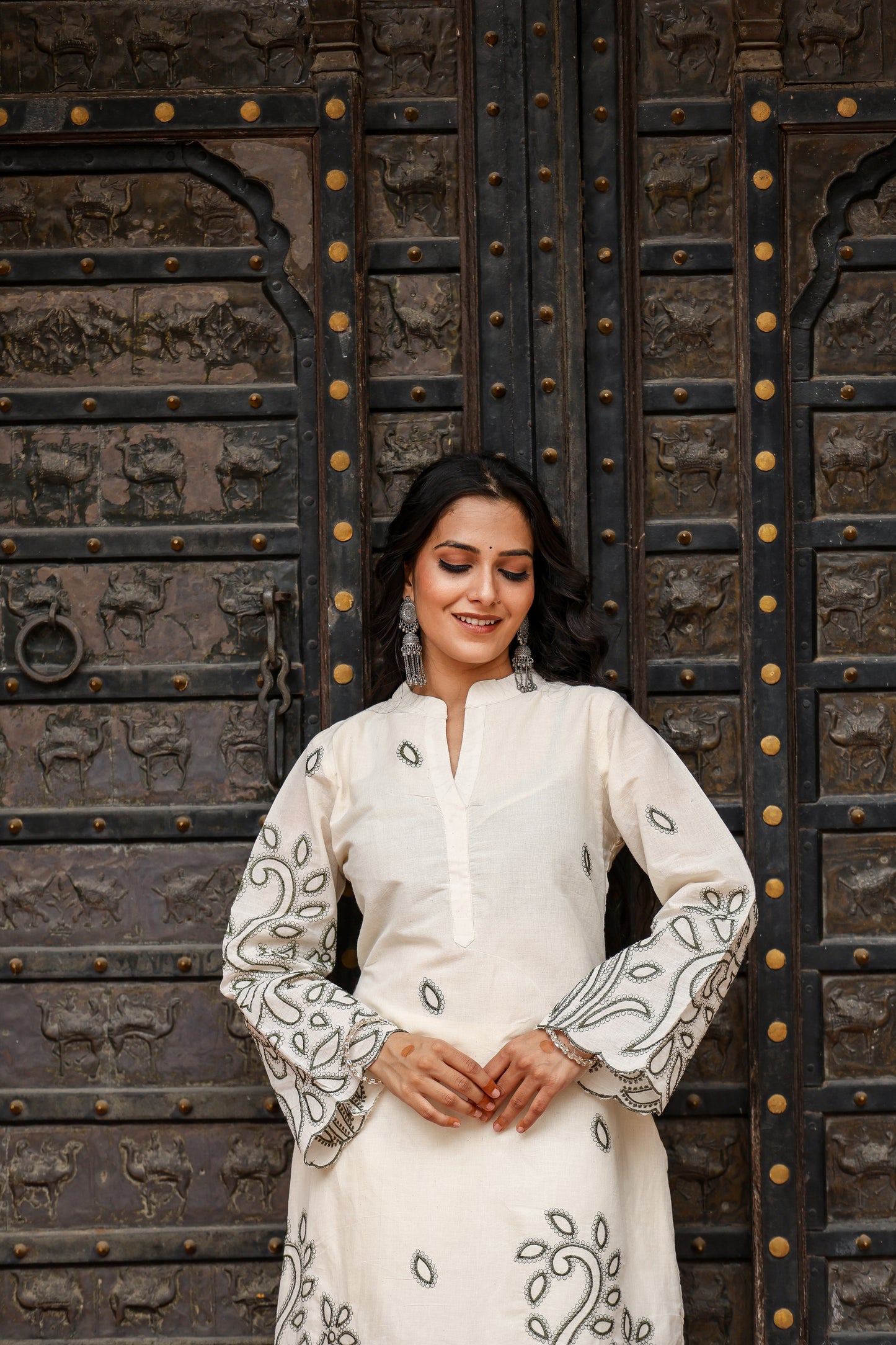 Off-White Kurta Set with Black Embroidery