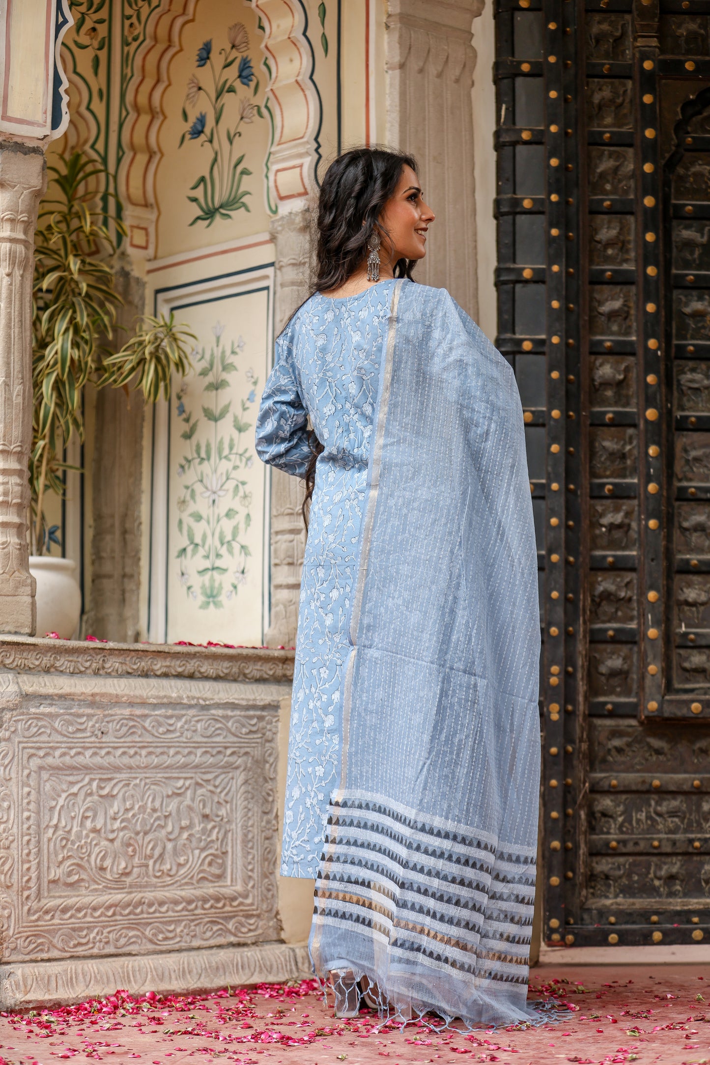 Bahe Kurtiz Handblock Printed grey Pure Cotton V Neck kurta Set with kota doriya Dupatta for Womens